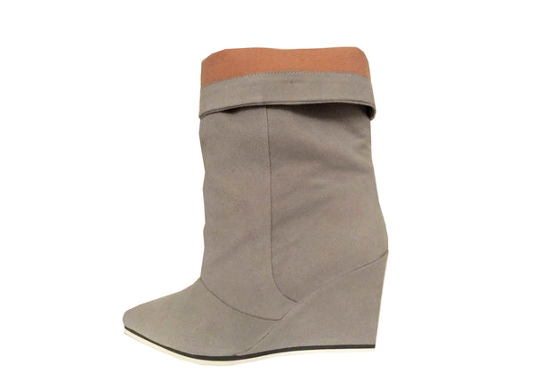grey vegan boots, luxury cruelty free shoes by Ivana Basilotta for No One’s Skin 